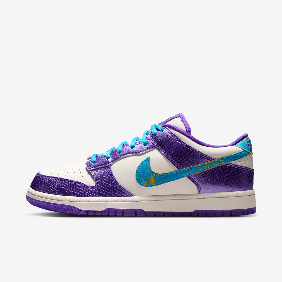 Purple Nike Dunk. Nike CA